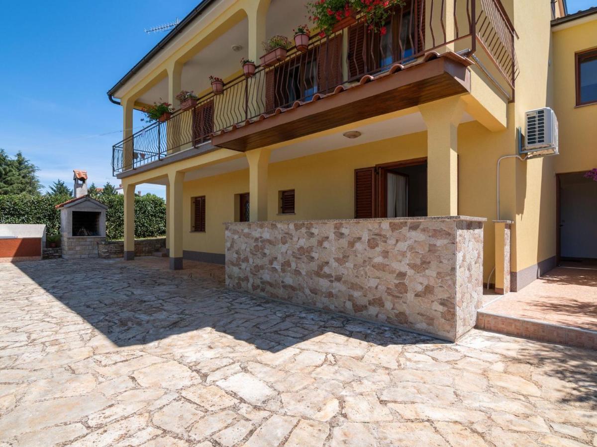 Secluded Apartment In Pore With Garden Poreč Zewnętrze zdjęcie