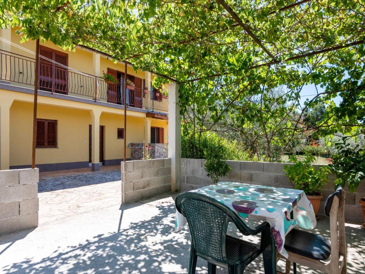 Secluded Apartment In Pore With Garden Poreč Zewnętrze zdjęcie